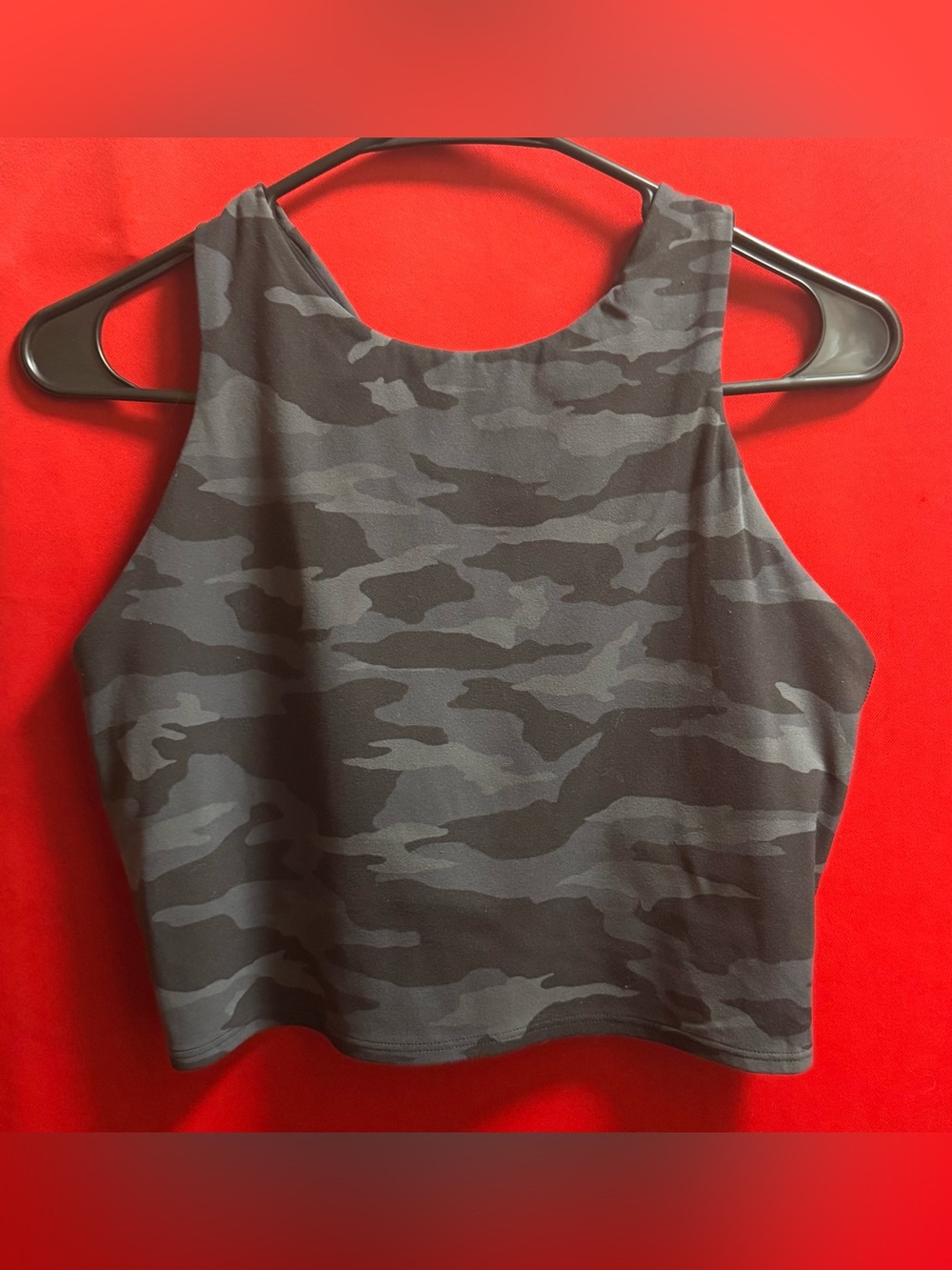 #633- Athleta Black/Gray Camo Crop Tank Size Large In Like-New Condition